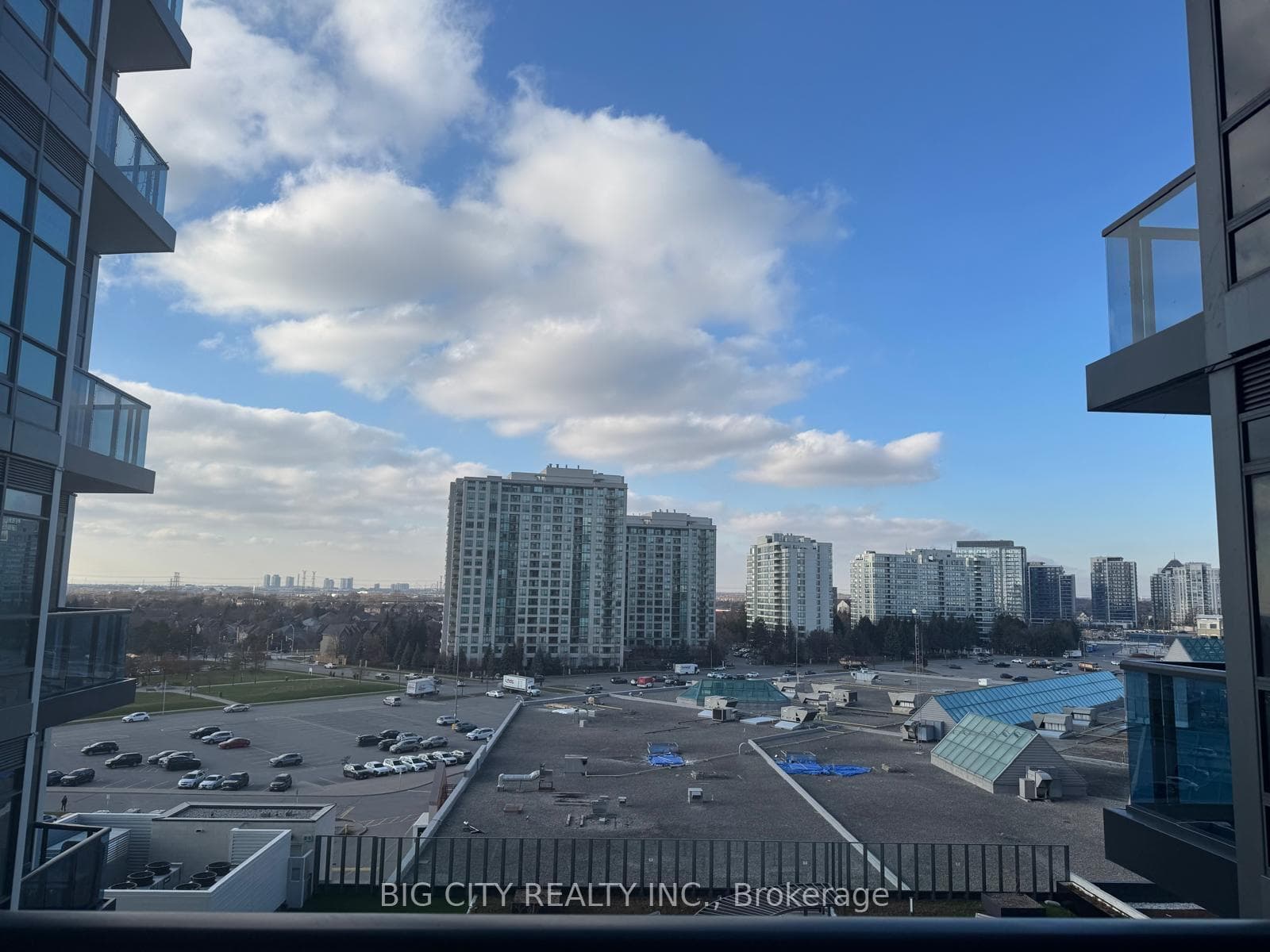 30 Upper Mall Way Unit 621A photo 2