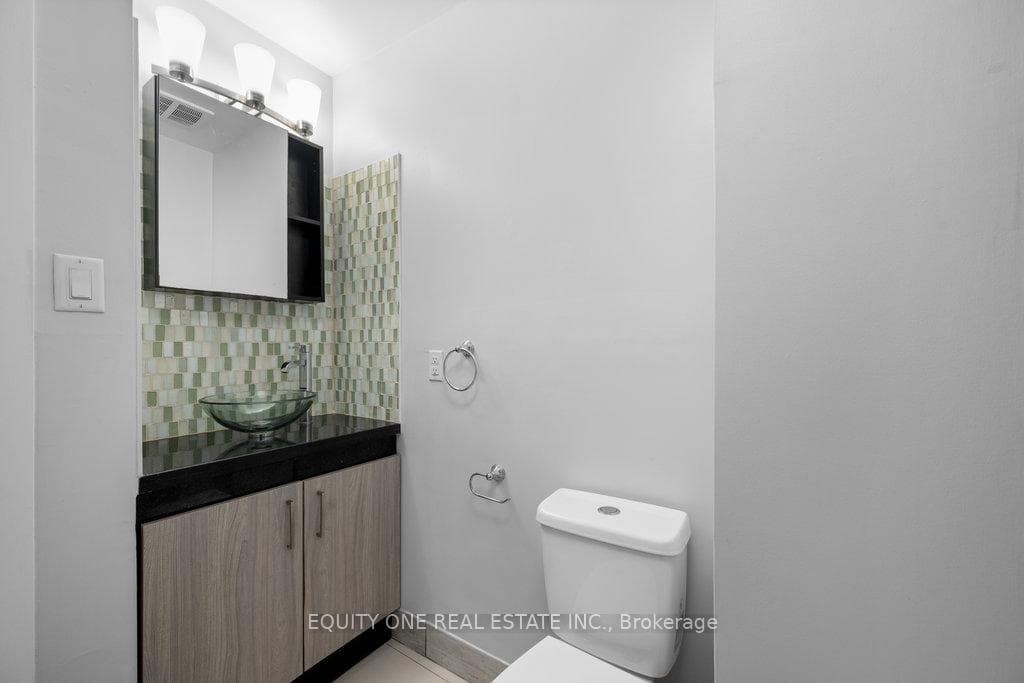 2725 Colman Street photo 25