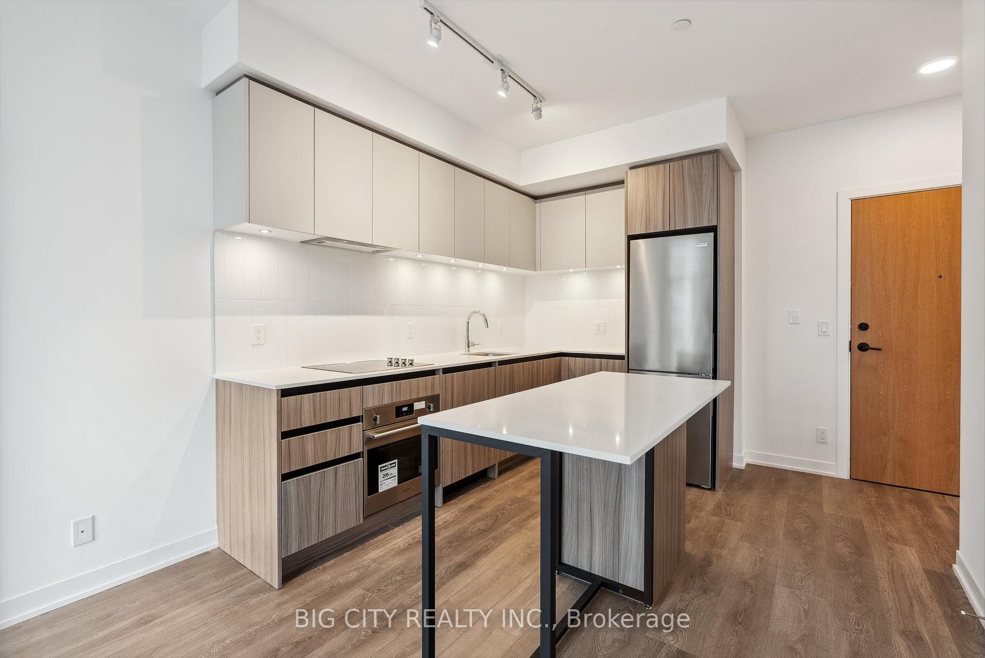 7950 Bathurst Street Unit 618 photo 5