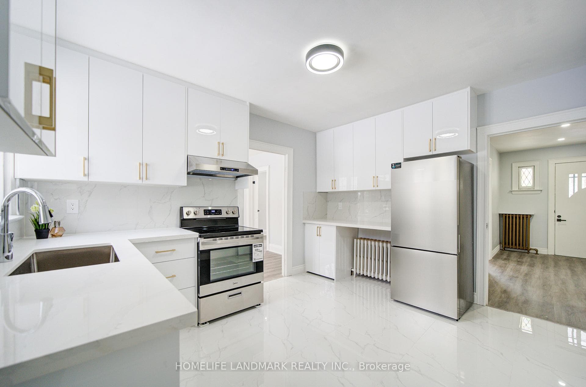 119 Robinson Street photo 5