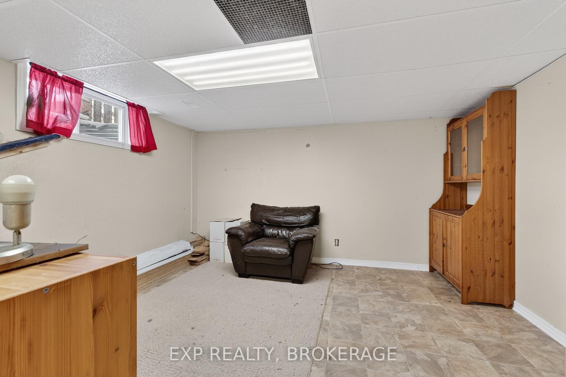 504 ST MARTHA Street photo 26