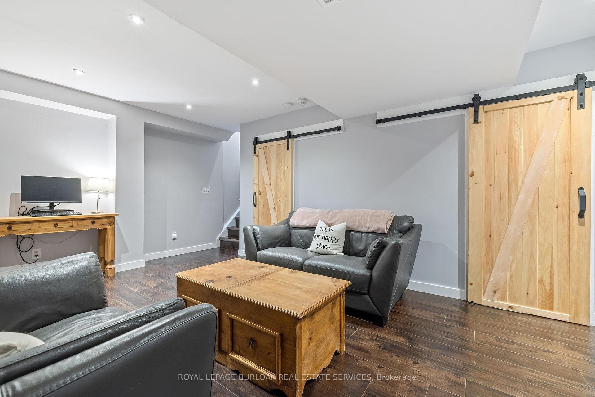 185 Courtney Street photo 30