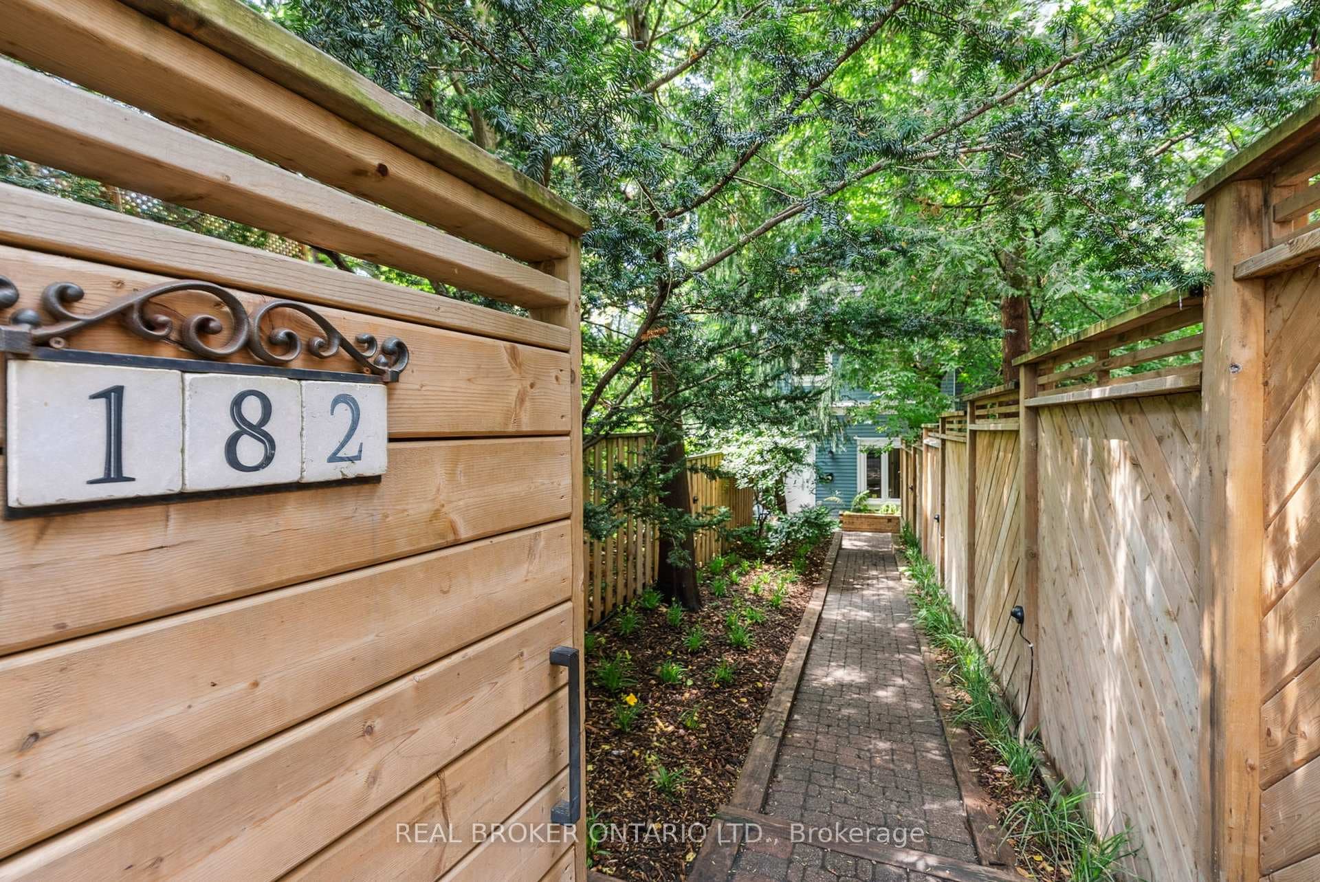 182 Waverley Road photo 2