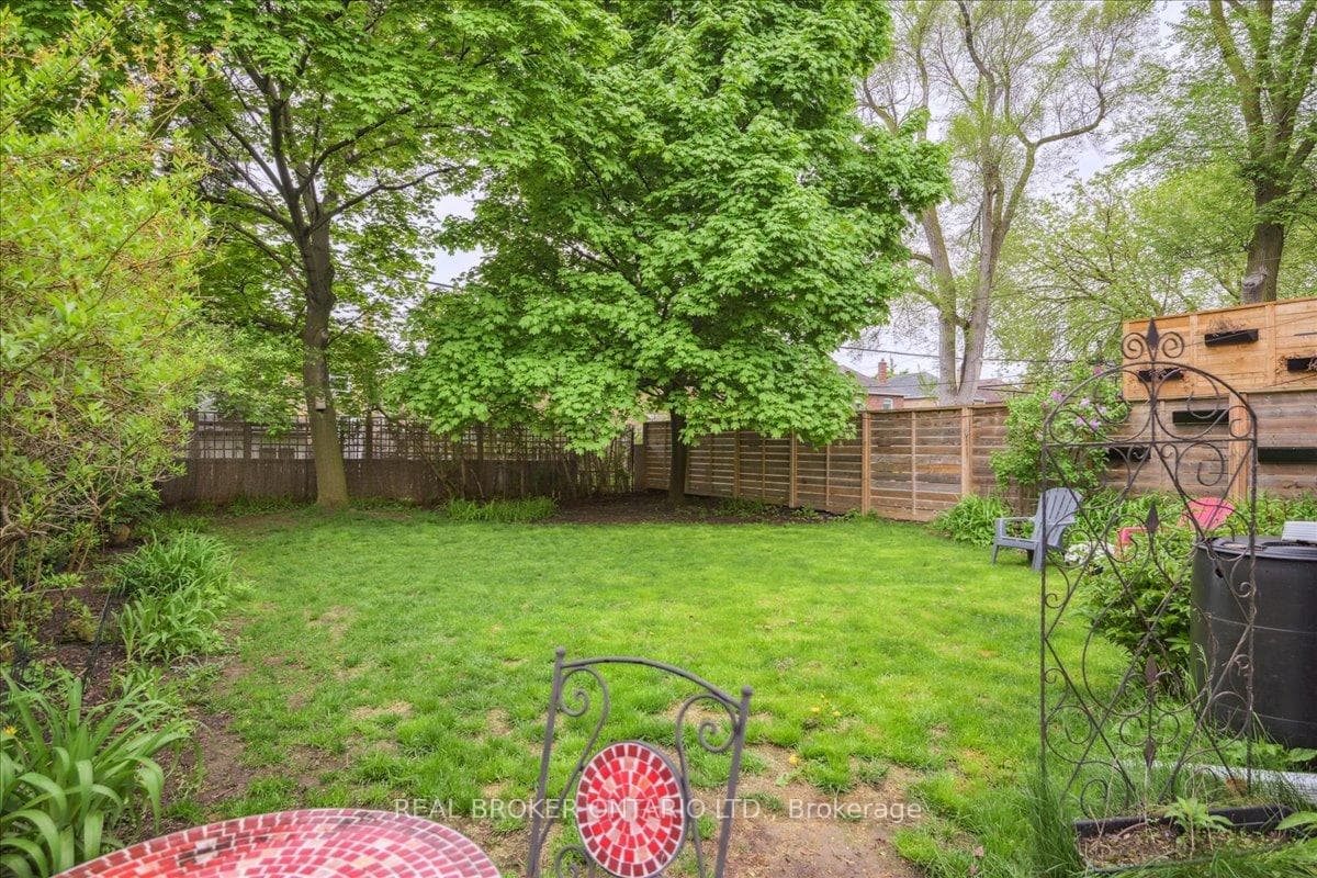 12 Parkview Heights photo 32
