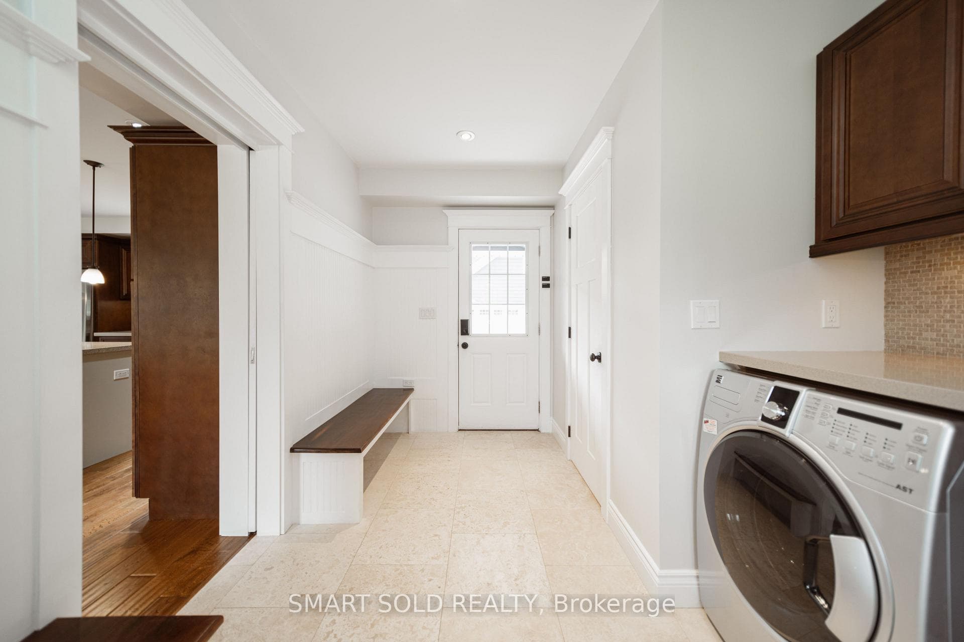 1010 Janette Street photo 11