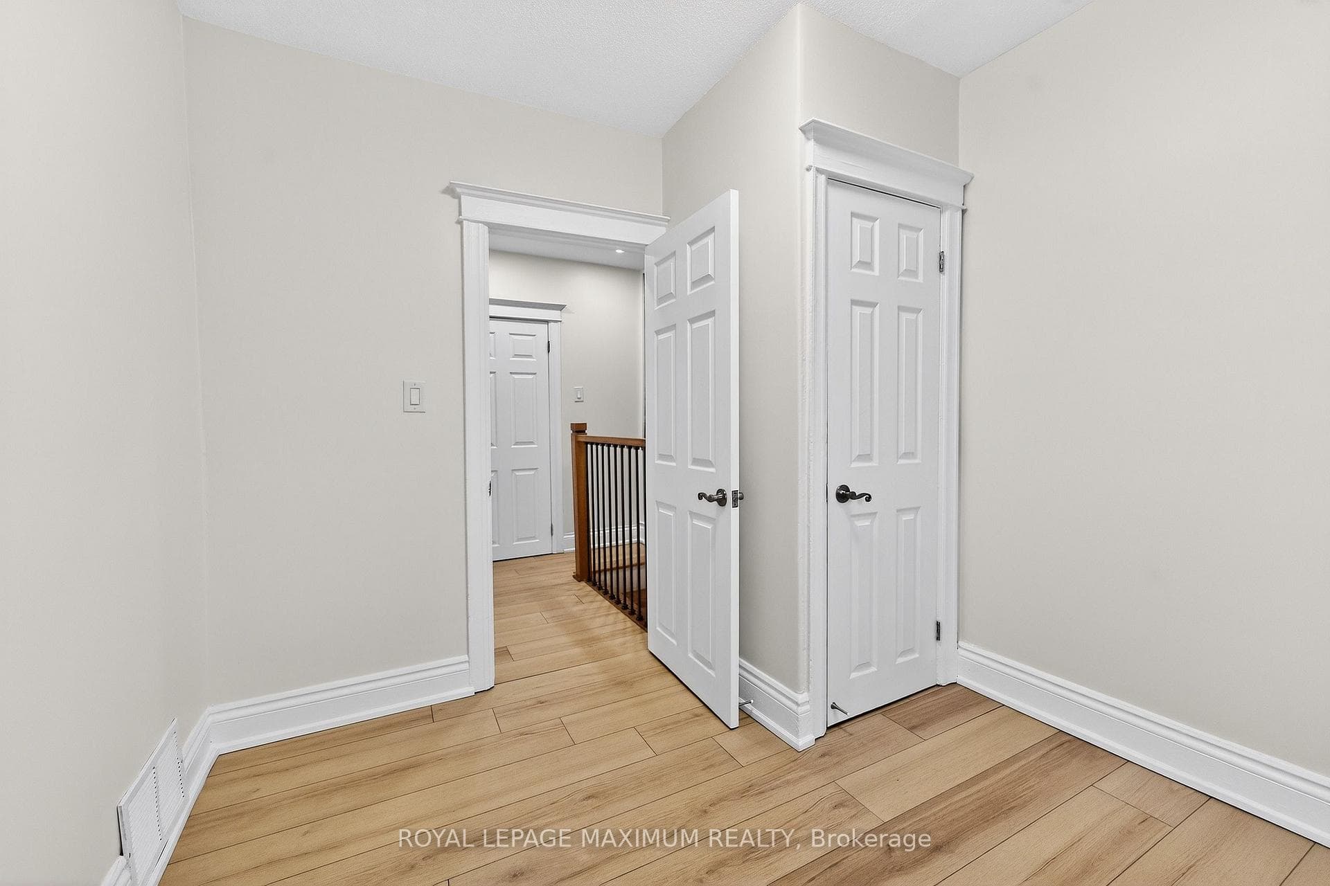 31 Campbell Avenue photo 30