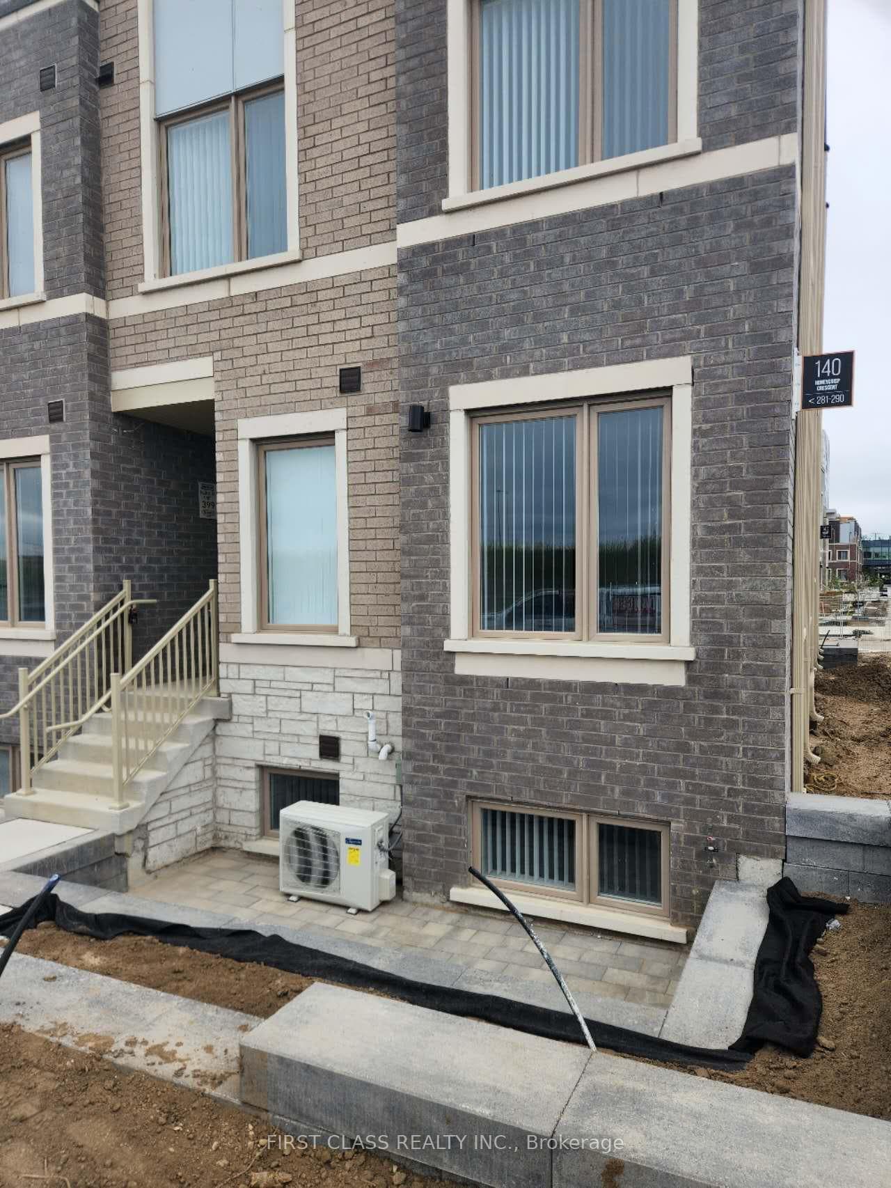 140 Honeycrisp Crescent Unit 290 photo 1