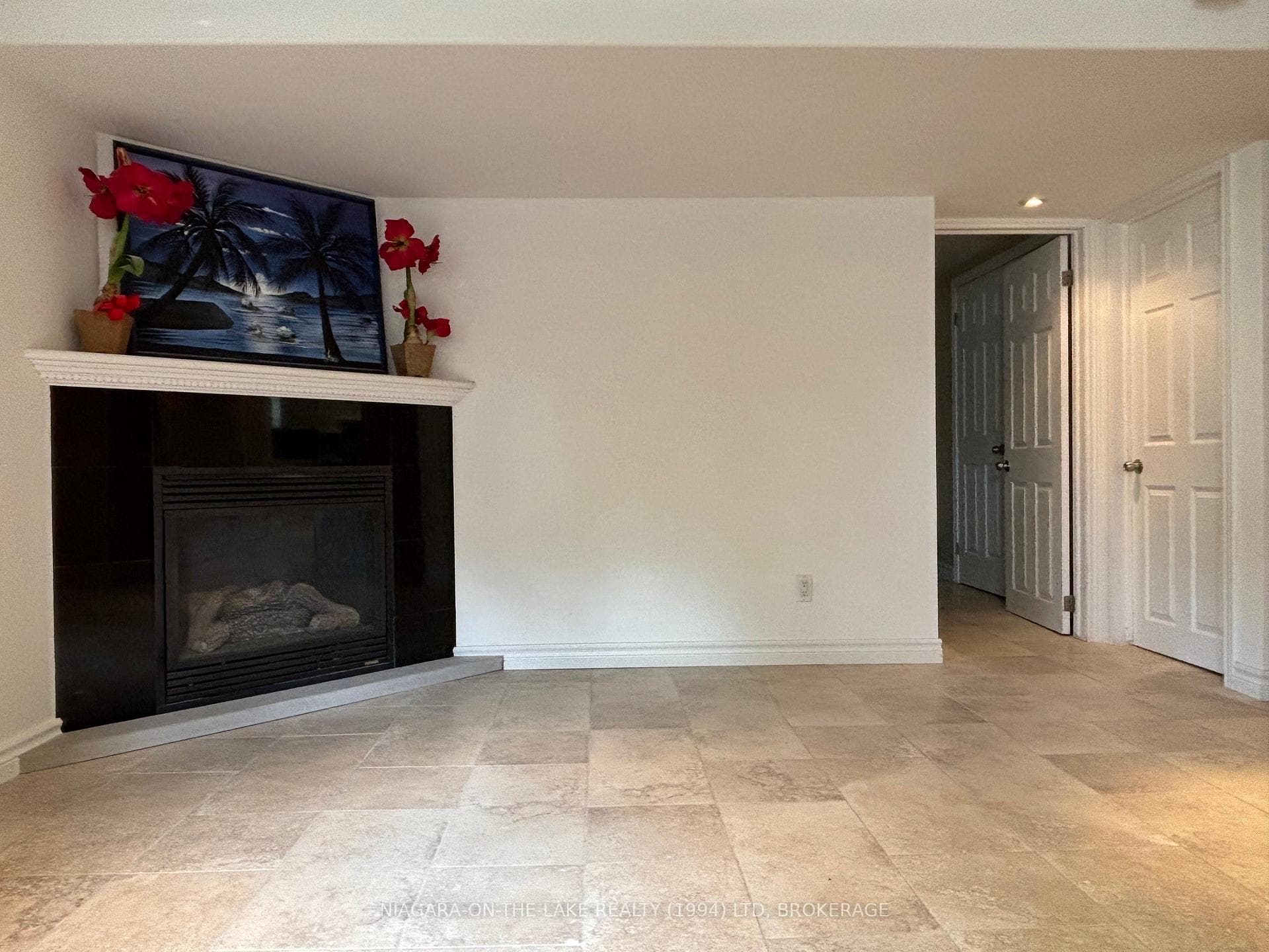 588 King Street Unit B photo 2