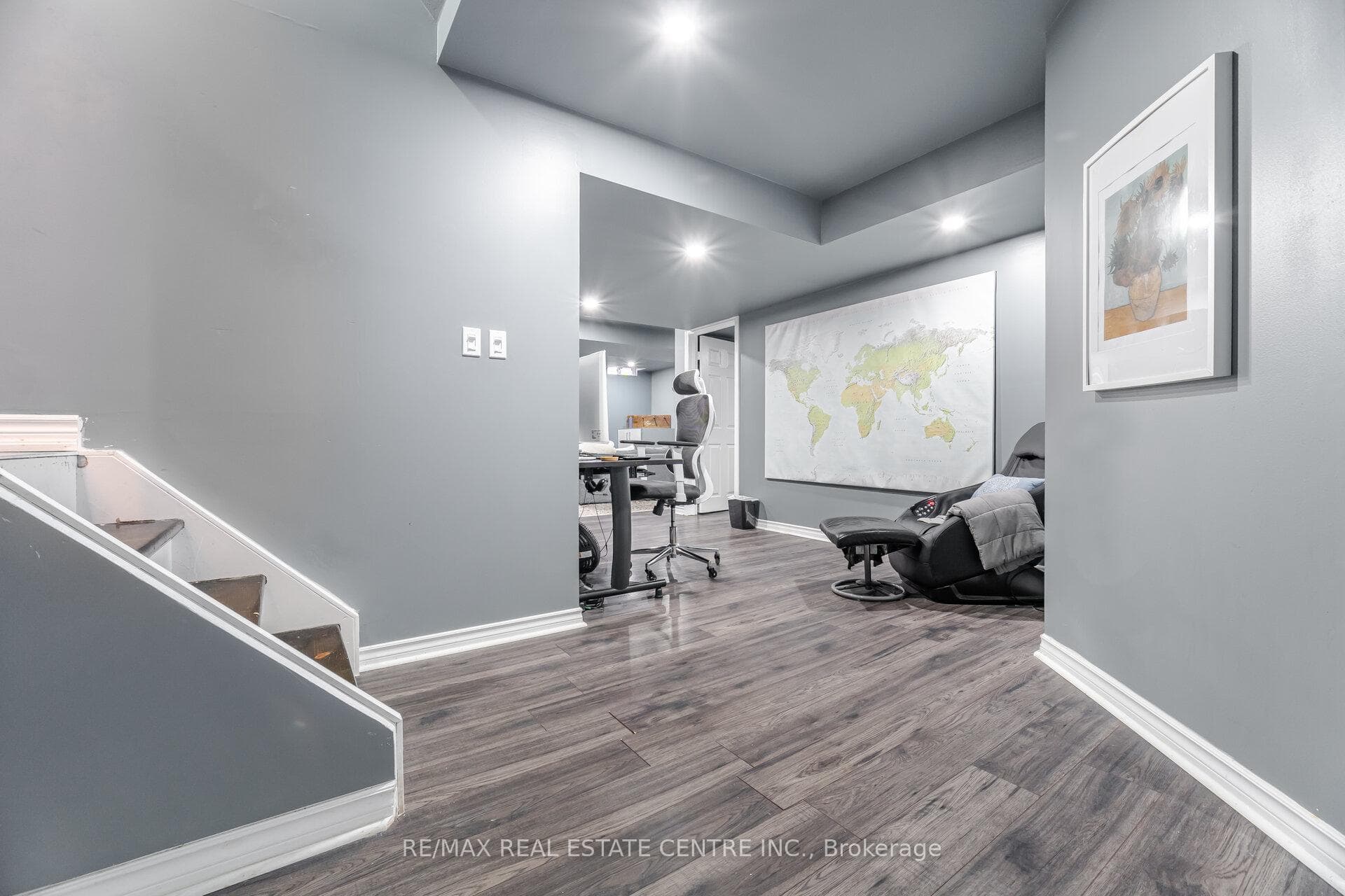 1046 Costigan Road photo 33