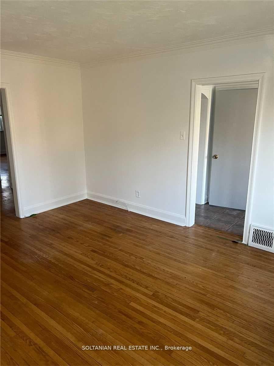64 Nipigon Avenue photo 2