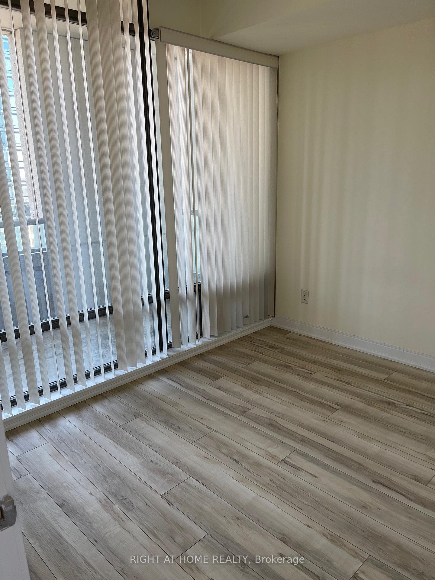 18 Yorkville Avenue Unit 1106 photo 7