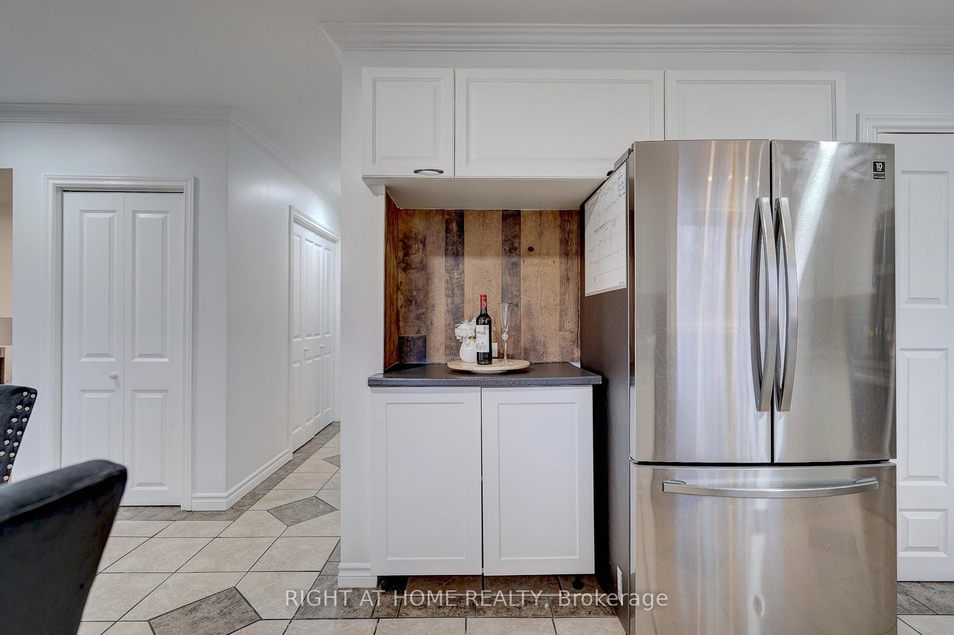 146 Eastmount Street photo 11