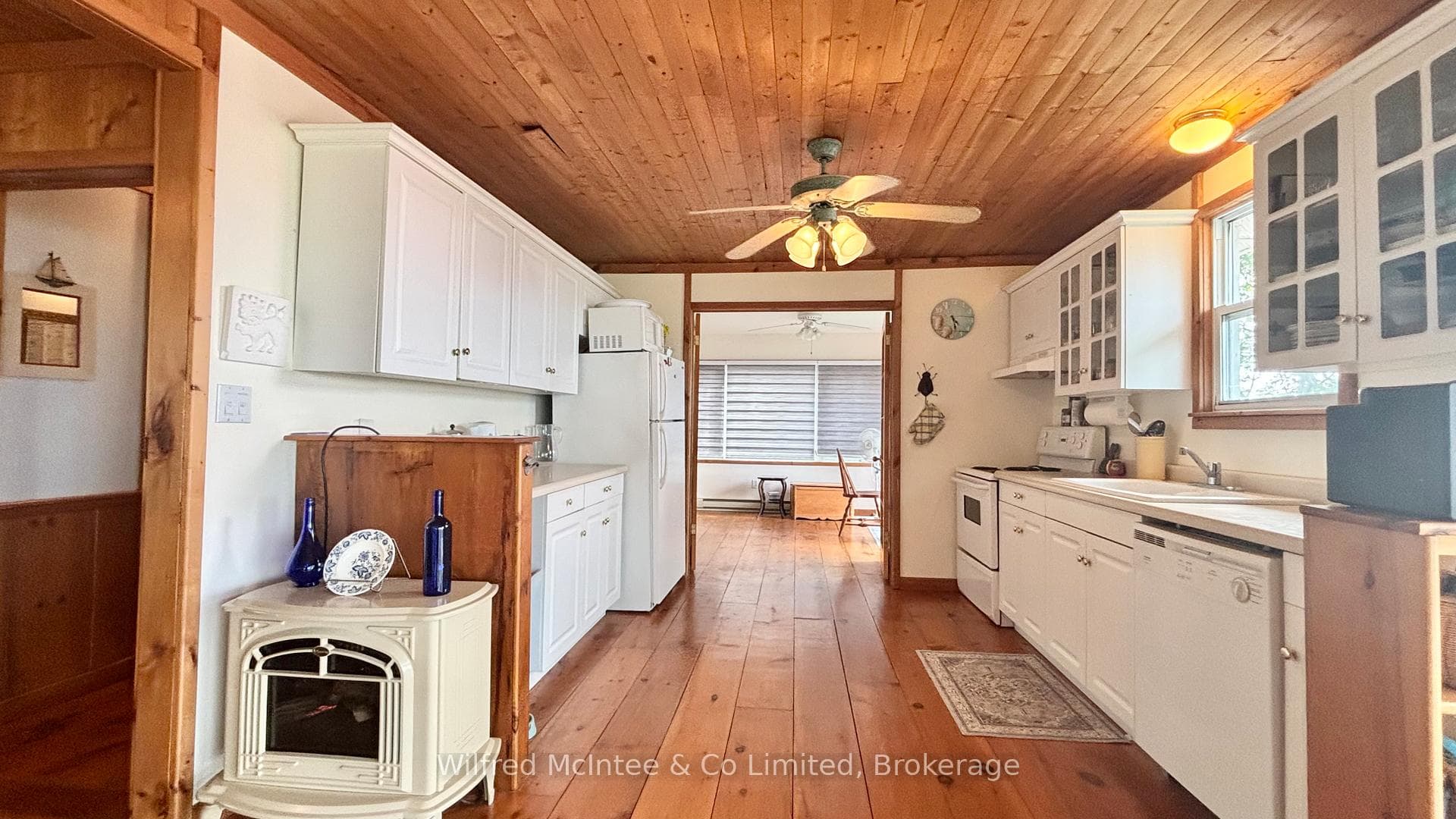 Spacious kitchen area