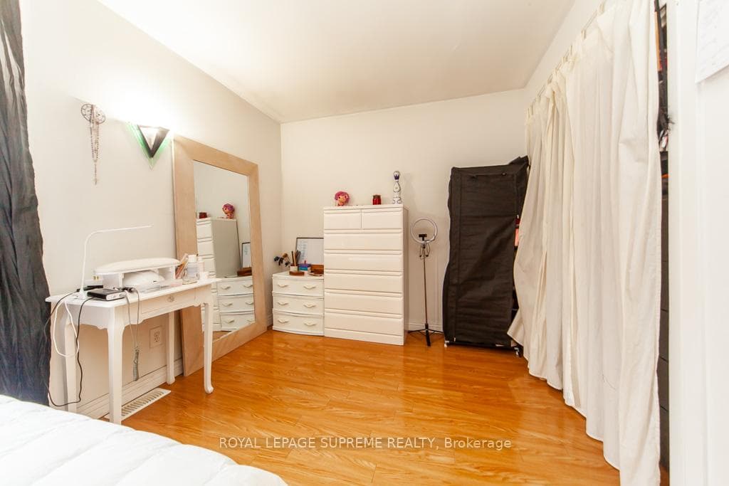95 Silverthorn Avenue photo 21