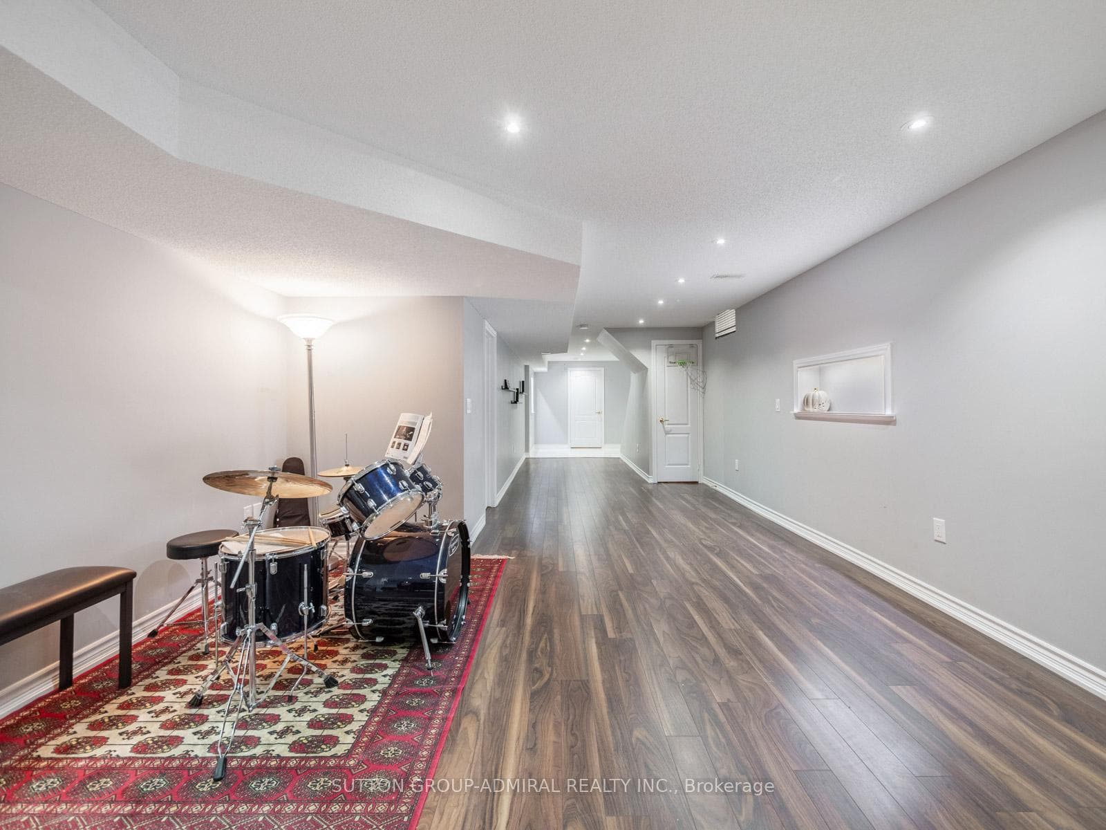 109 Highmark Drive photo 32