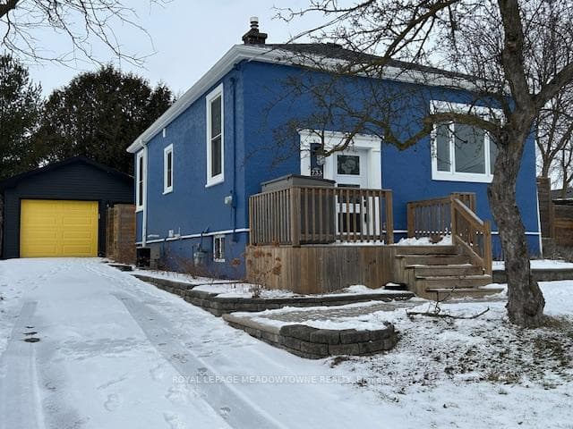 733 Arthur Street photo 1