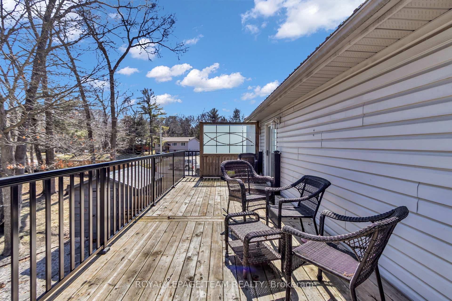7706 Alfred Street photo 32