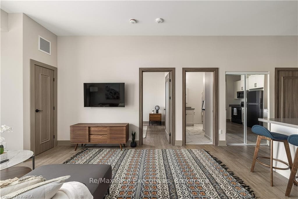 2274 PRINCESS Street Unit 305 photo 12