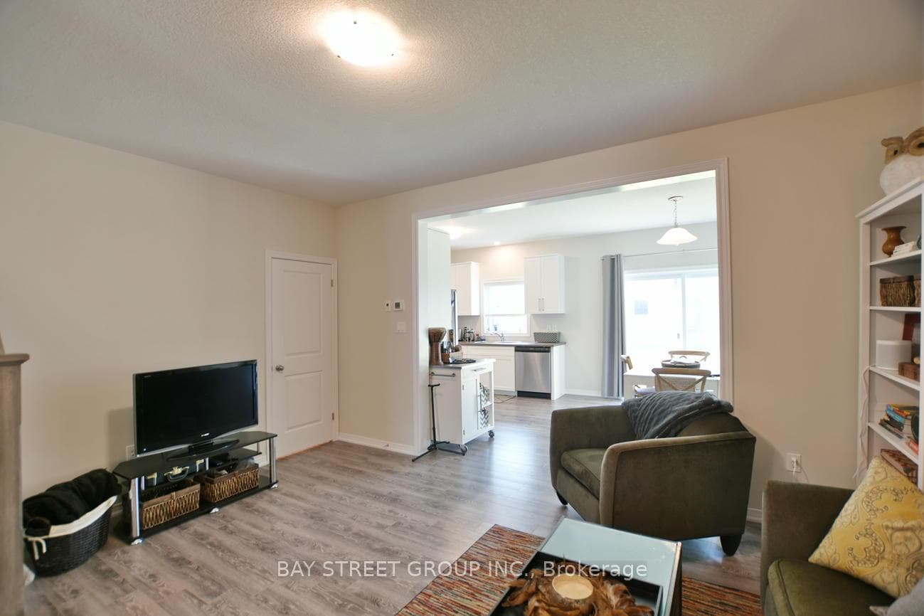 32 George Zubek Drive photo 7