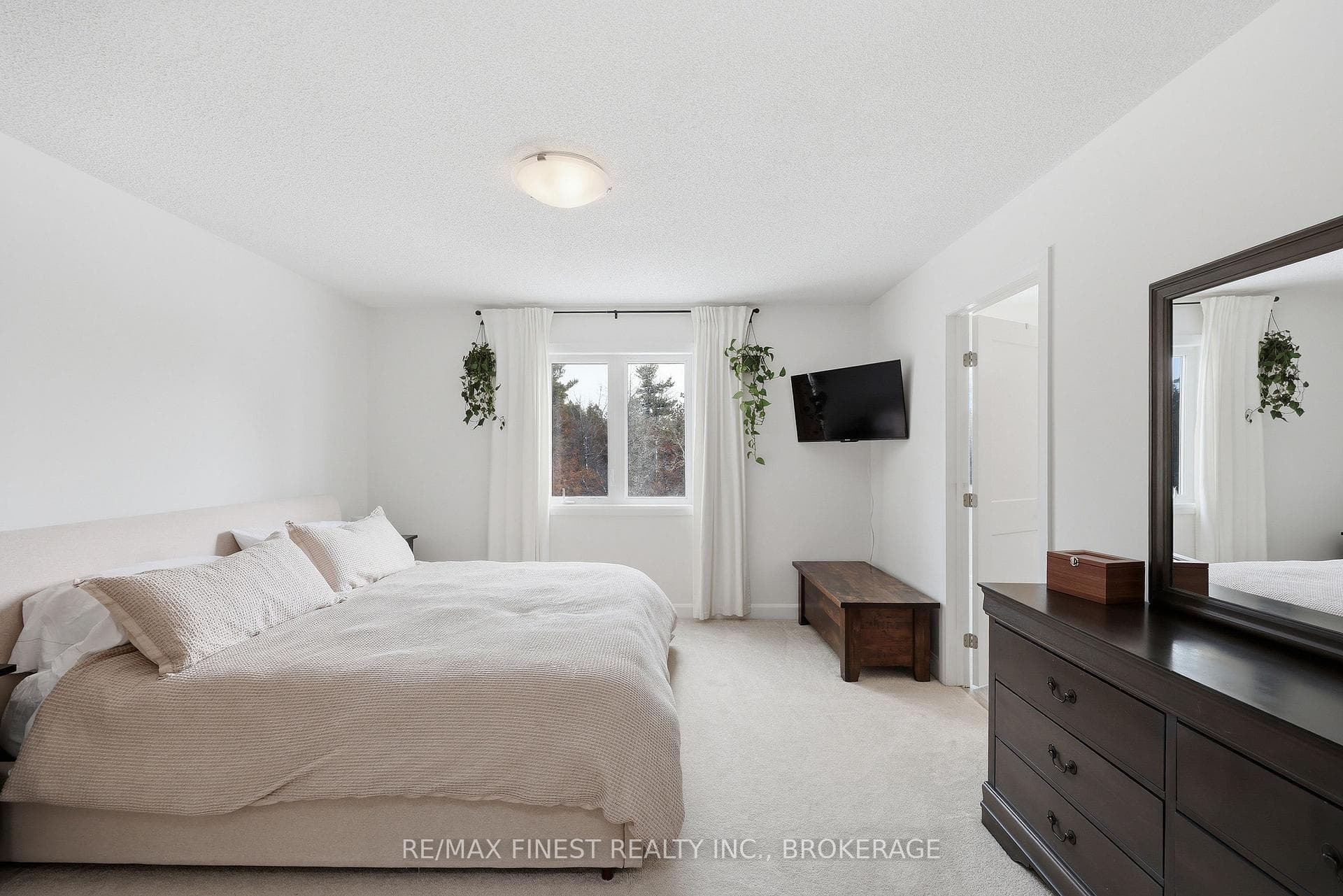 1646 TENLEY Drive photo 27