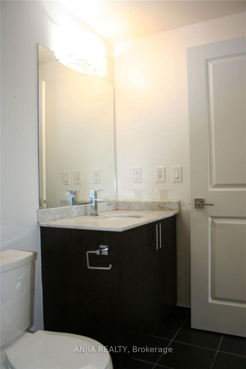 7165 Yonge Street Unit 2211 photo 7