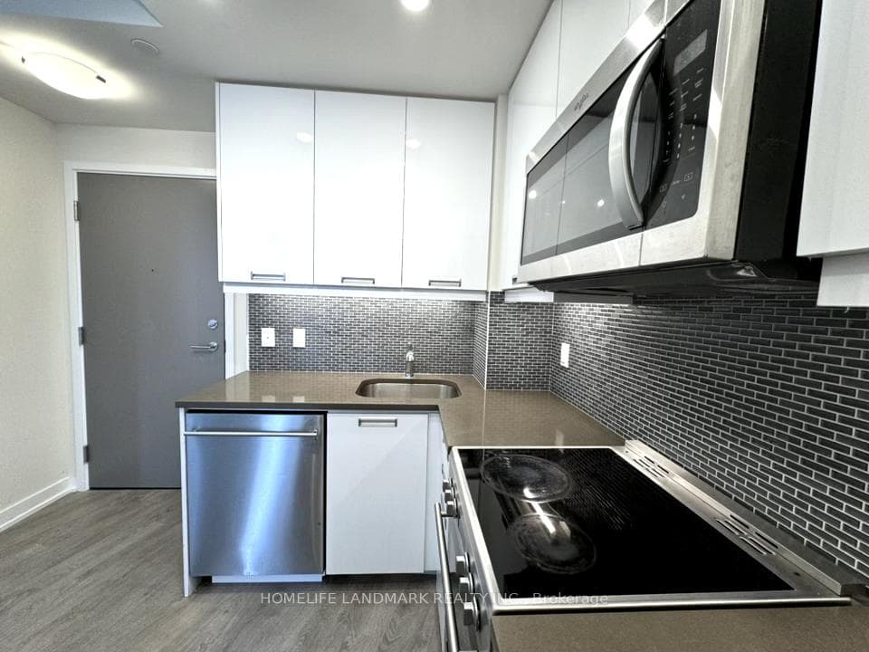 99 John Street Unit 410 photo 5