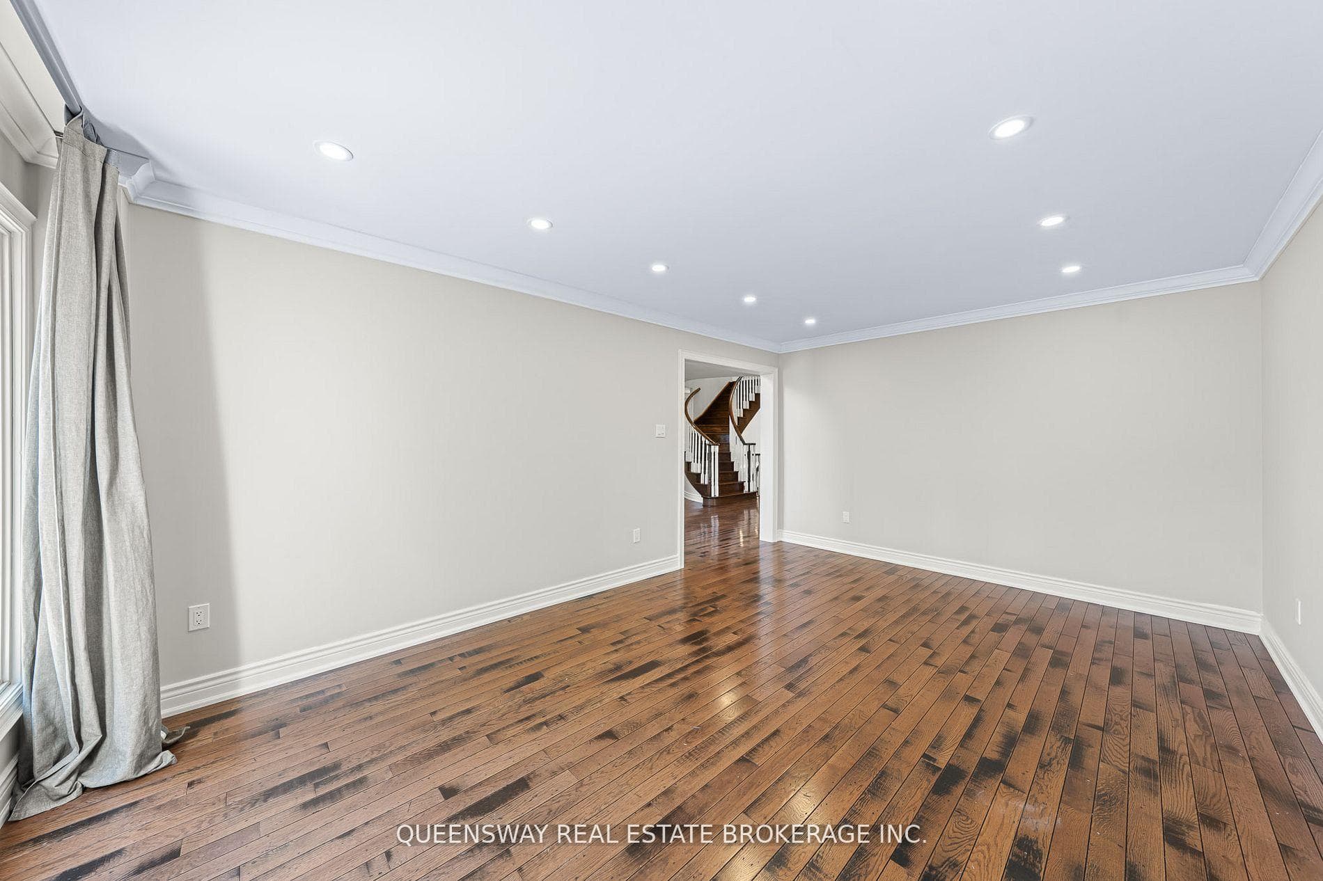 619 Culler Mews photo 36