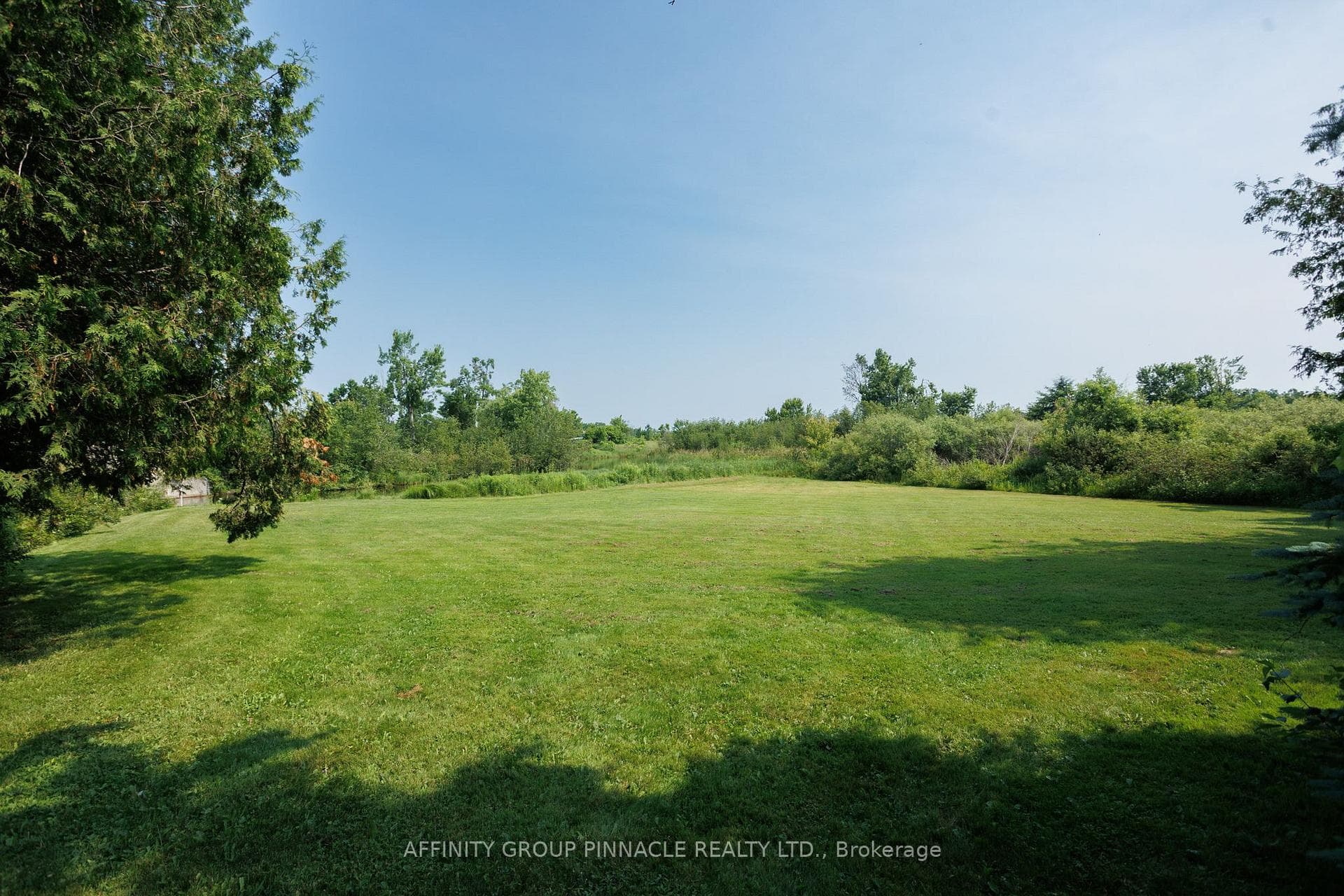 1850 Victoria Road photo 7