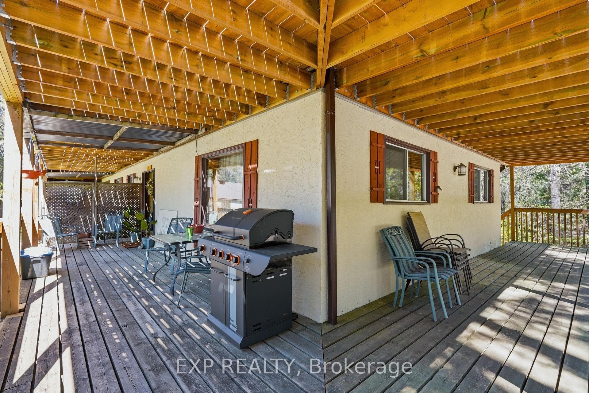 Lower deck