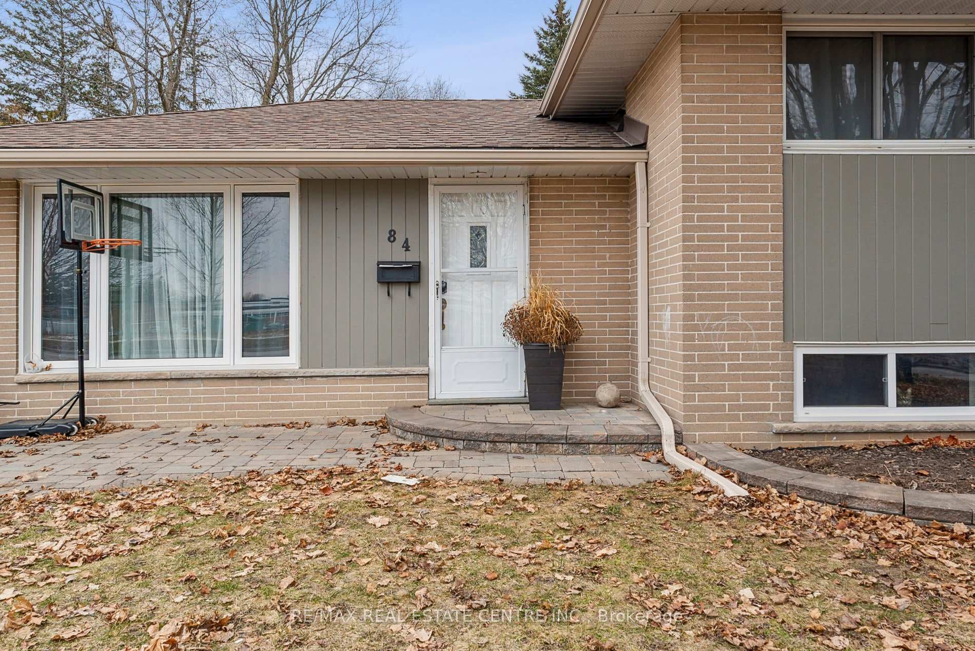 84 Rose Street photo 4