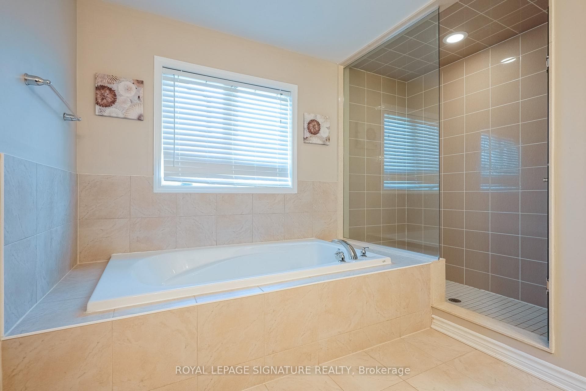 949 Kelman Court photo 2