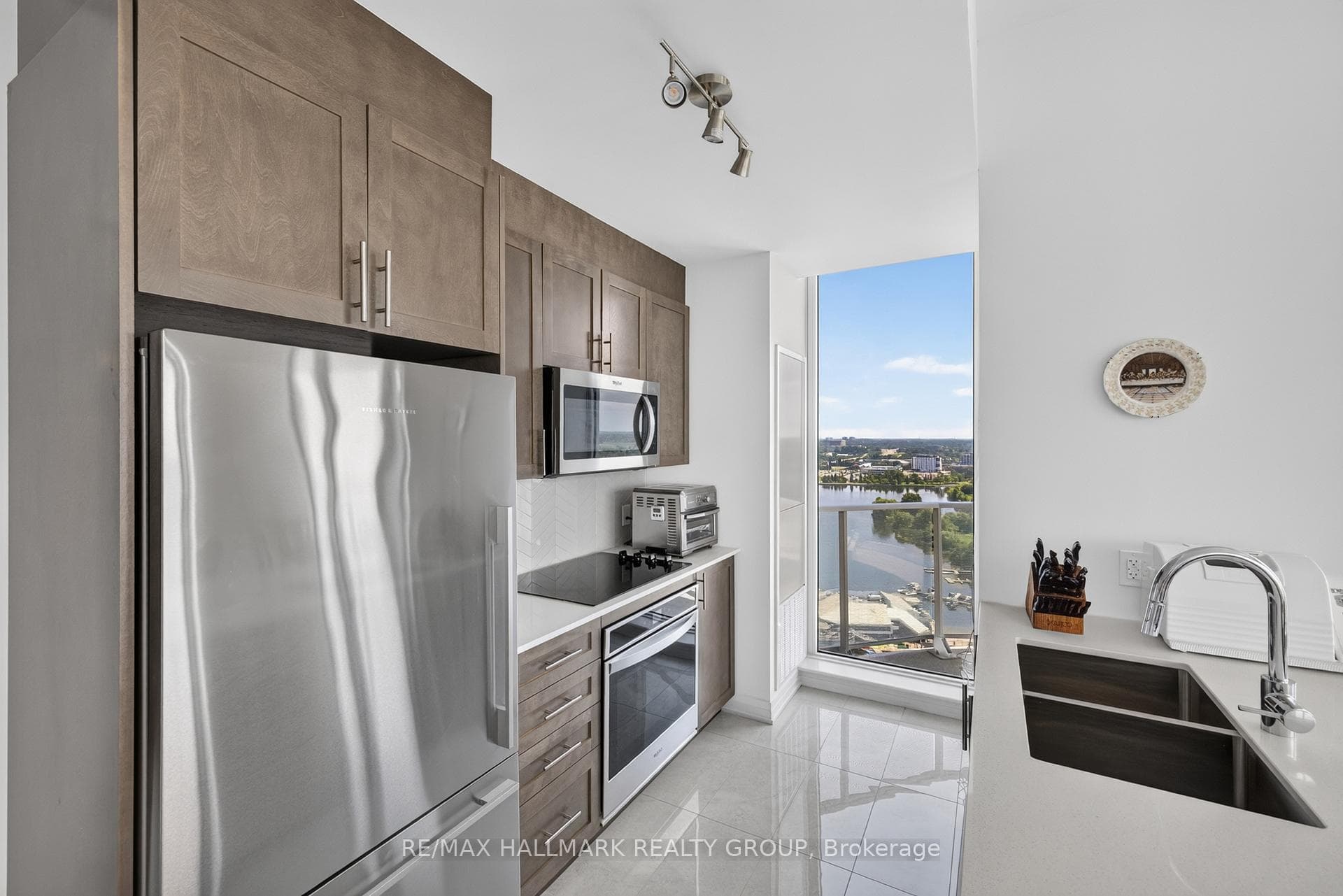 805 Carling Avenue Unit 2404 photo 23