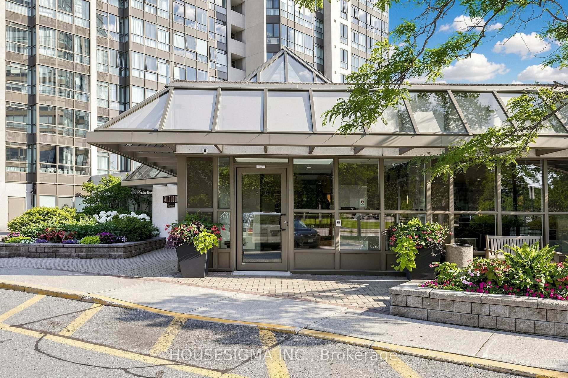 3231 Eglinton Avenue Unit 401 photo 3