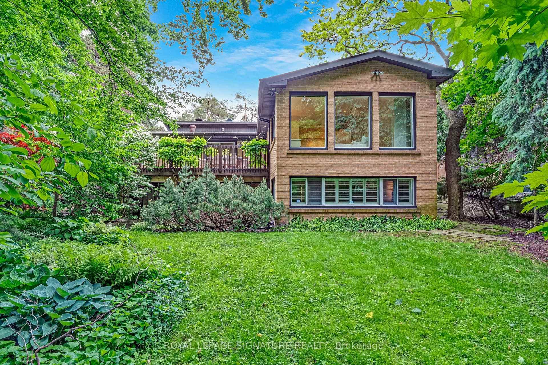 118 Brookbanks Drive photo 34