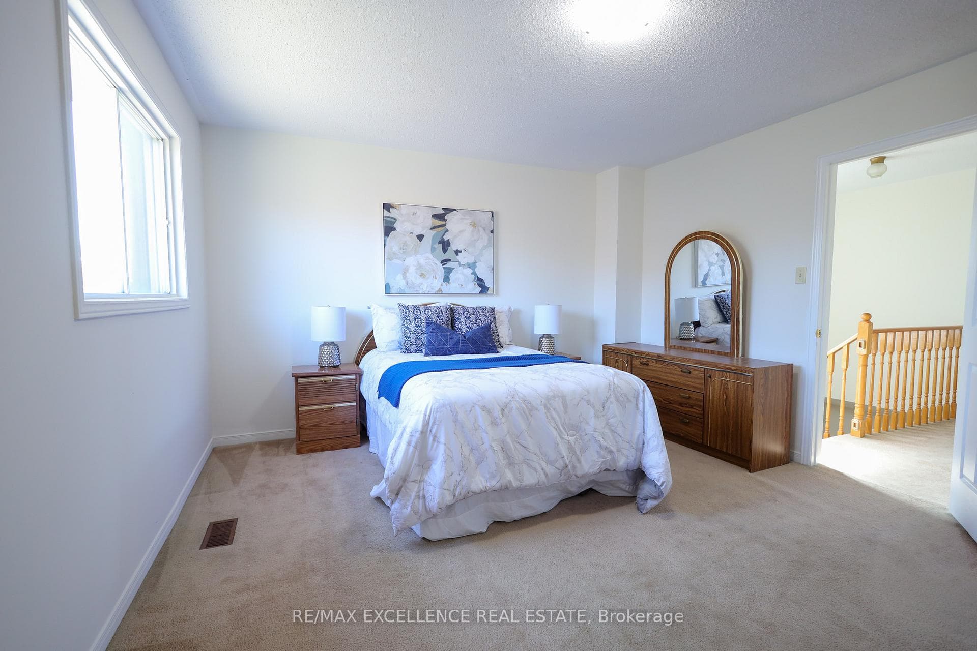 5727 Tayside Crescent photo 7
