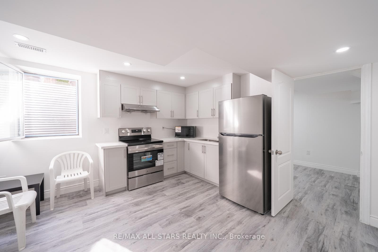 824 Millard Street photo 33