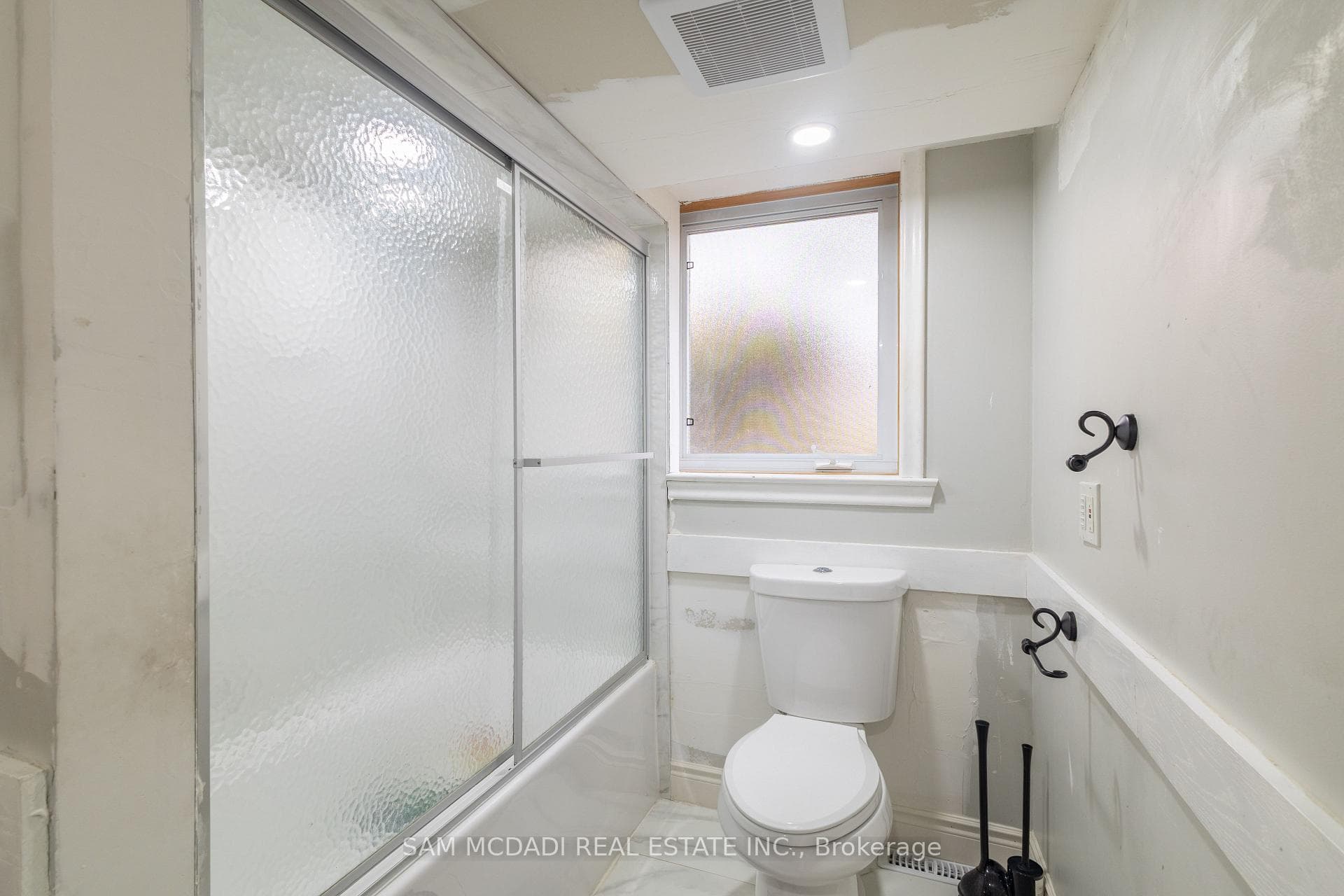1628 Petrie Way photo 36