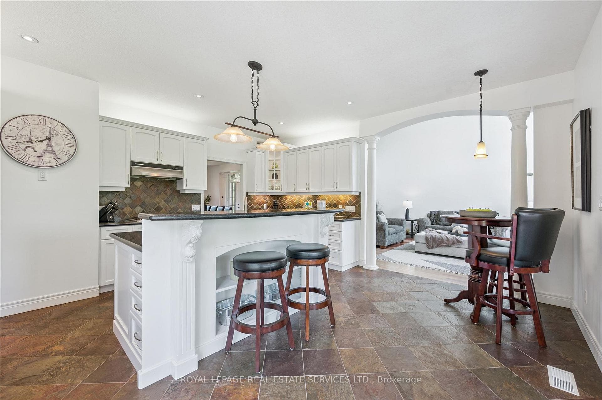Well-Appointed Gourmet Kitchen w/Granite Counters