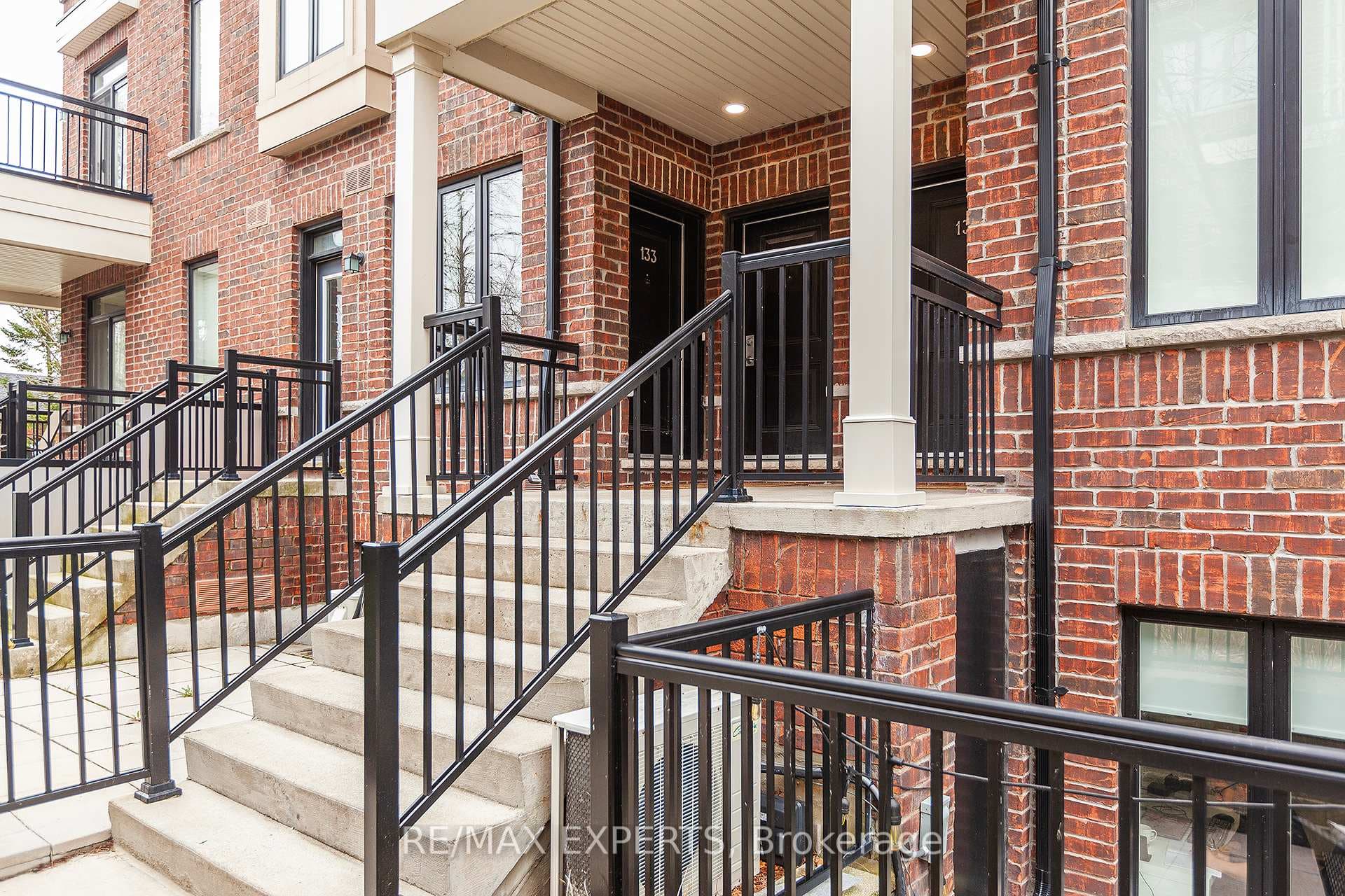 50 Carnation Avenue Unit 133 photo 2