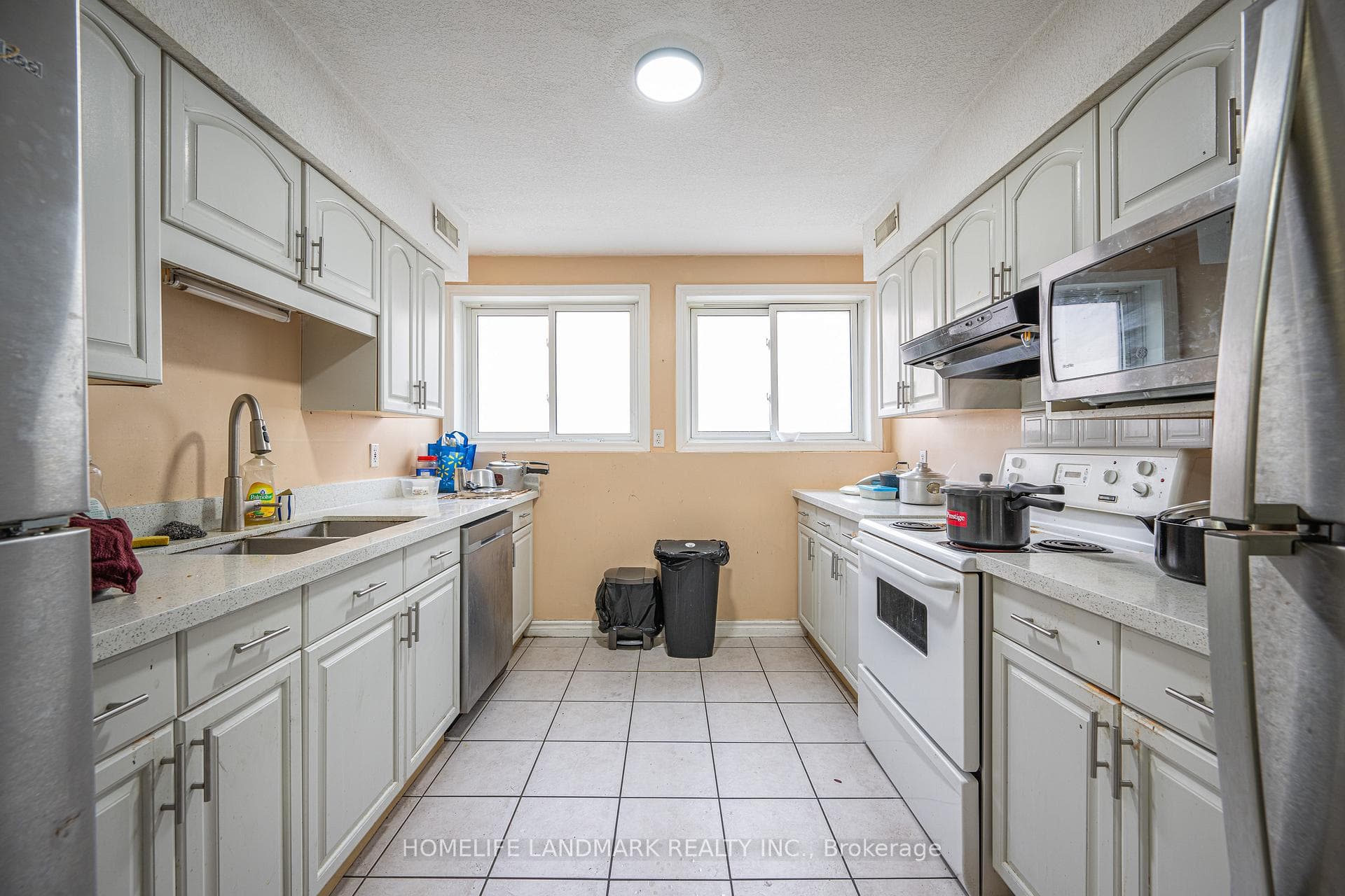 151 University Avenue photo 14