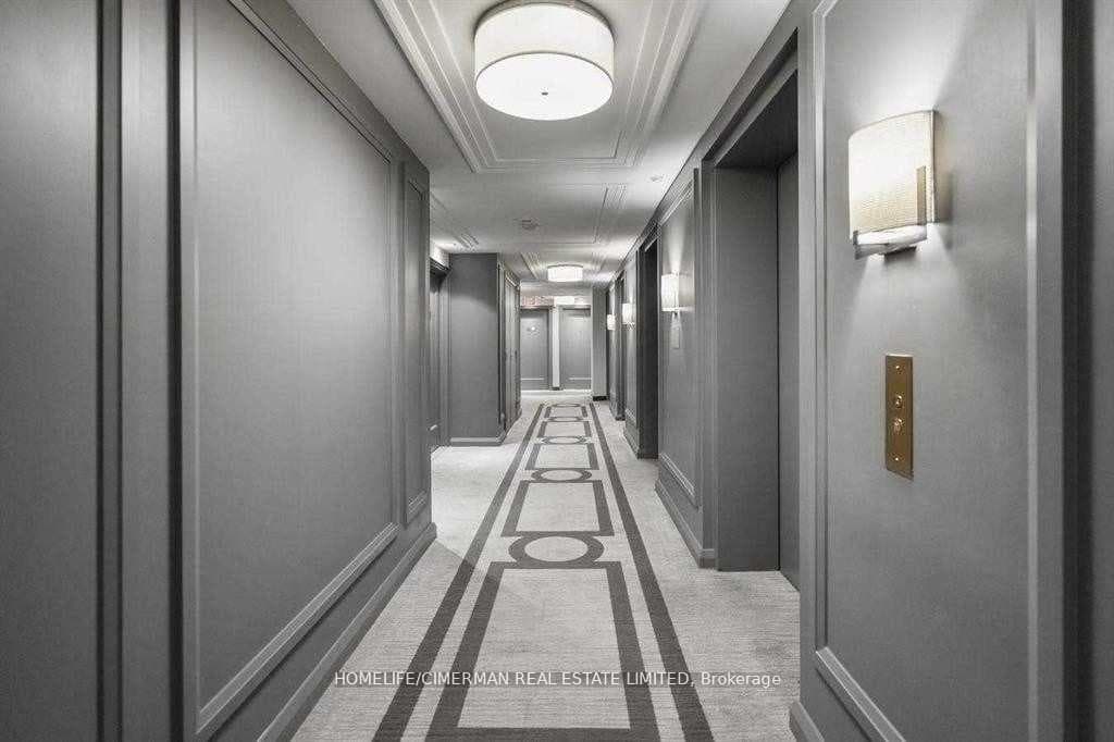 155 Yorkville Avenue Unit 3001 photo 4