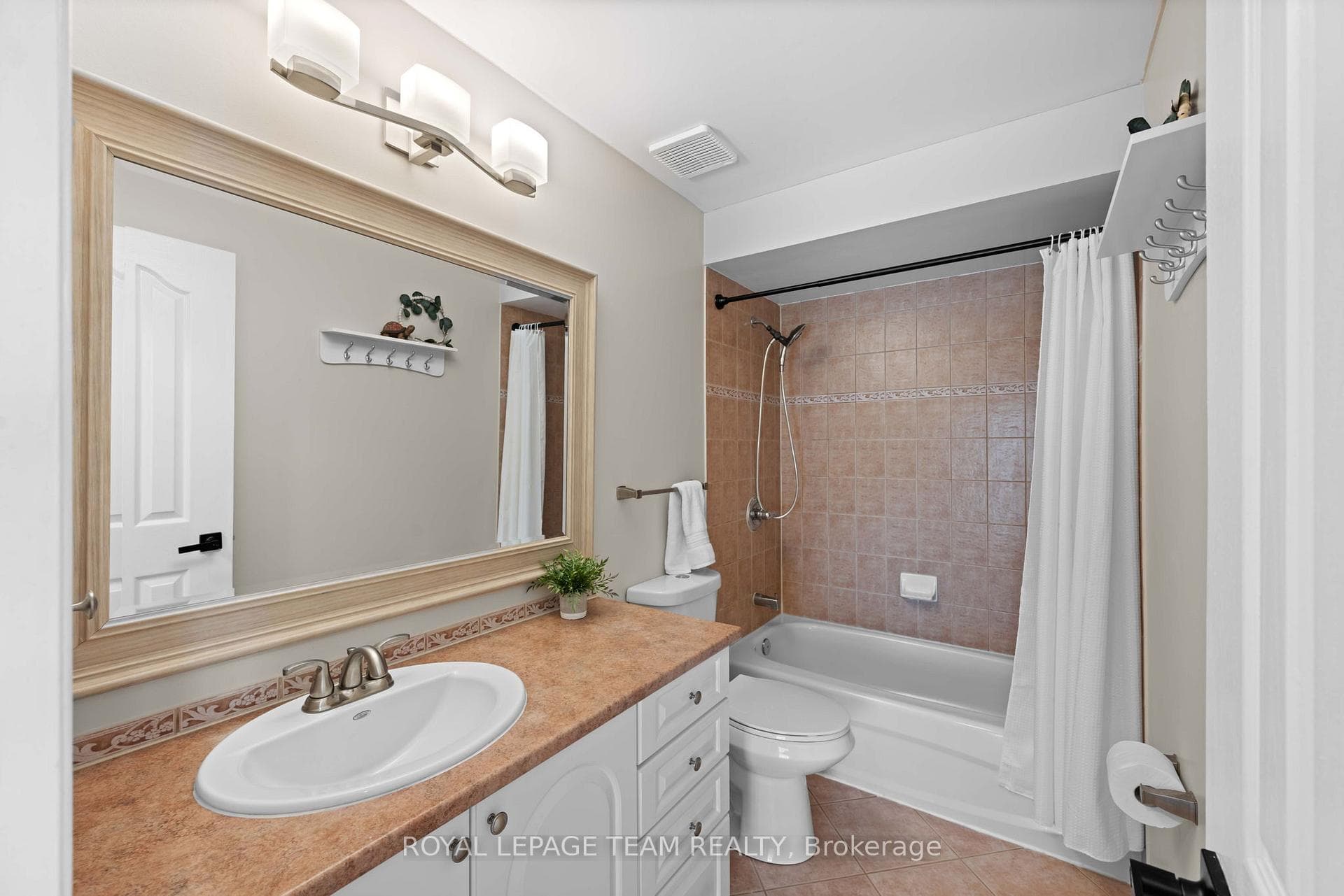 646 Casabella Drive photo 31