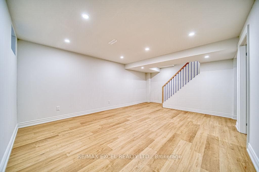 24 Bridlewood Boulevard photo 28