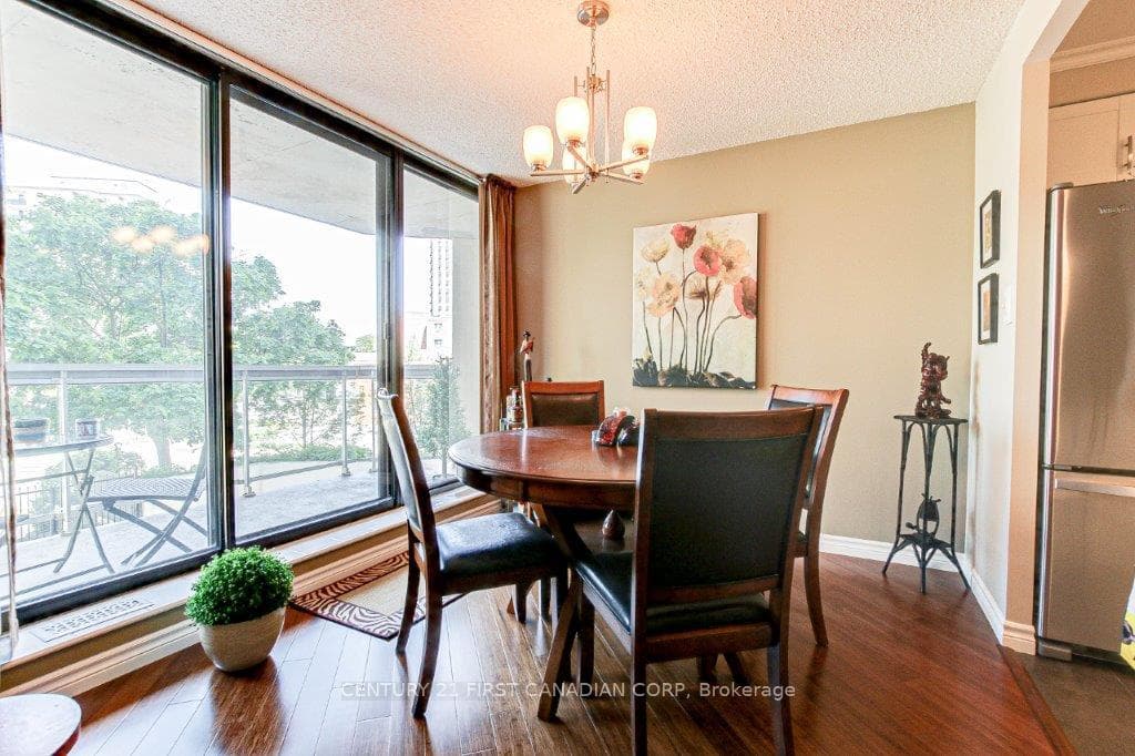 363 Colborne Street Unit 302 photo 5