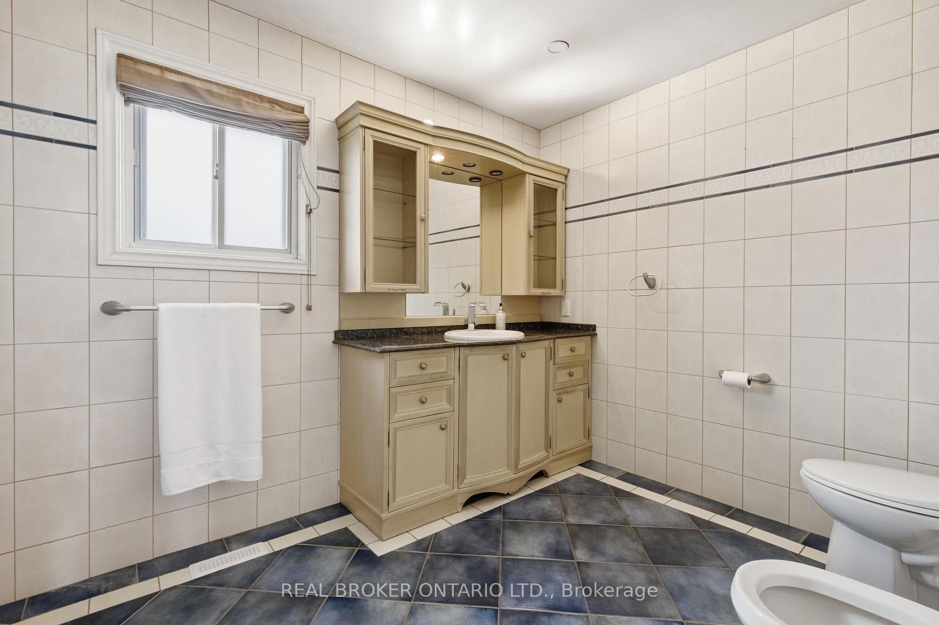 94 Roxana Avenue photo 23