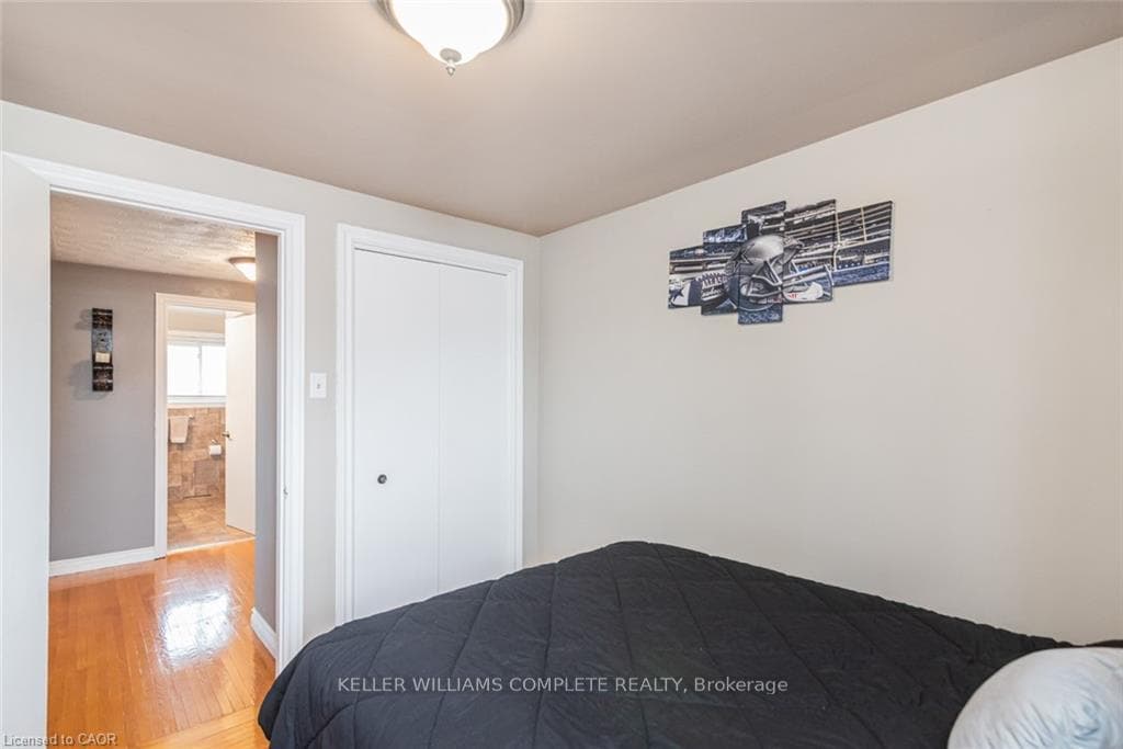 366 BERKINDALE Drive photo 15
