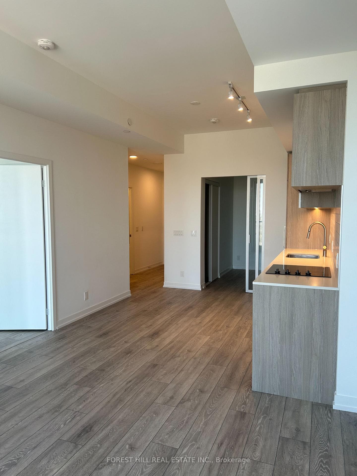 2020 Bathurst Street Unit PH17 photo 5
