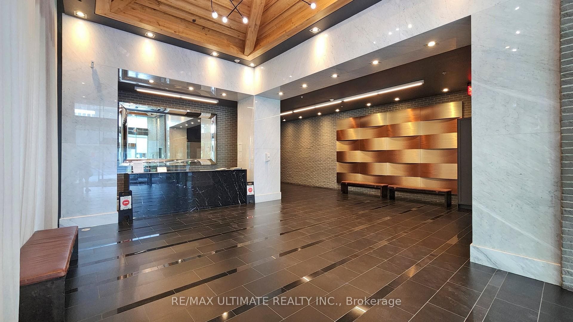 210 Simcoe Street Unit 2002 photo 15