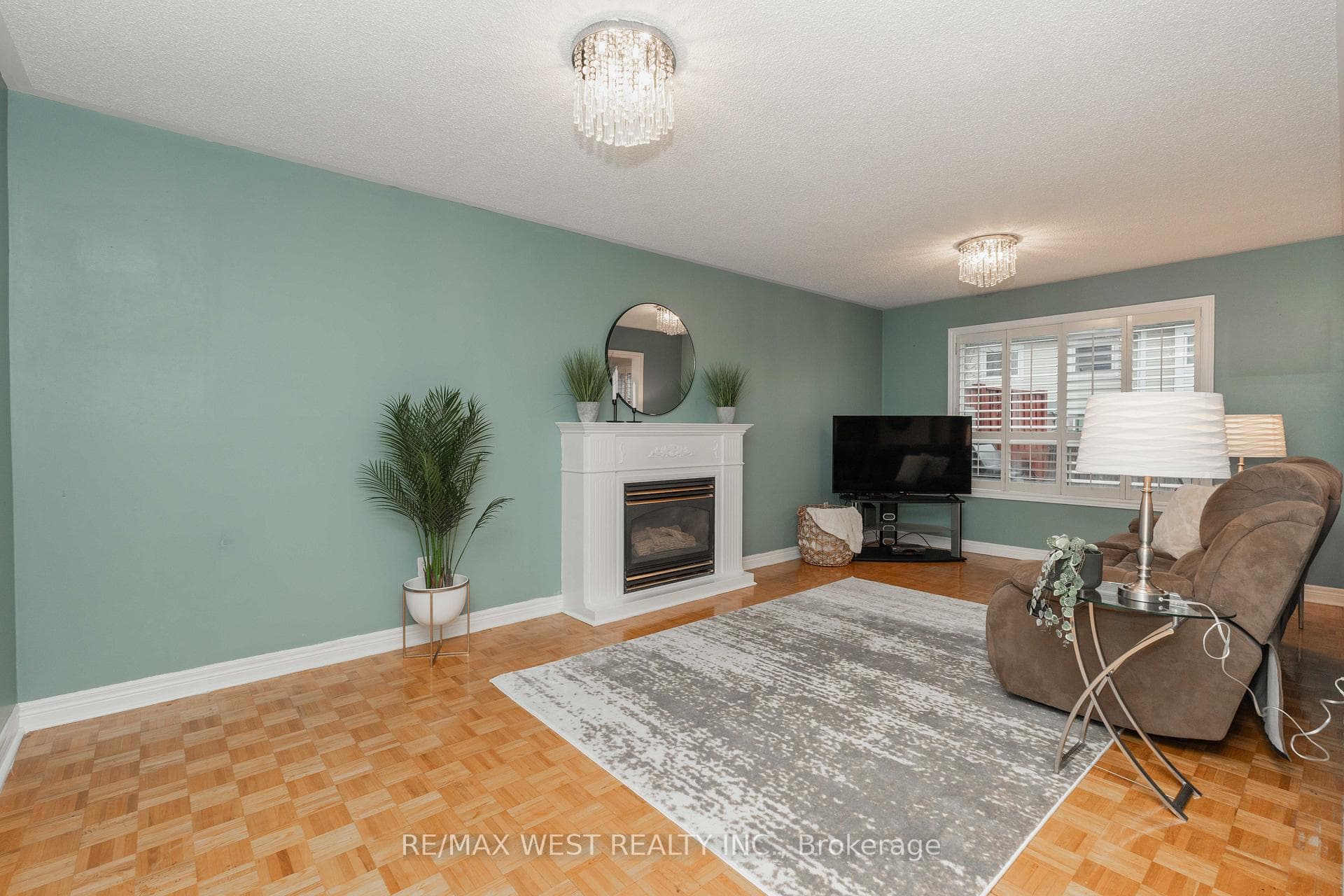 9 Sprucelands Avenue photo 7