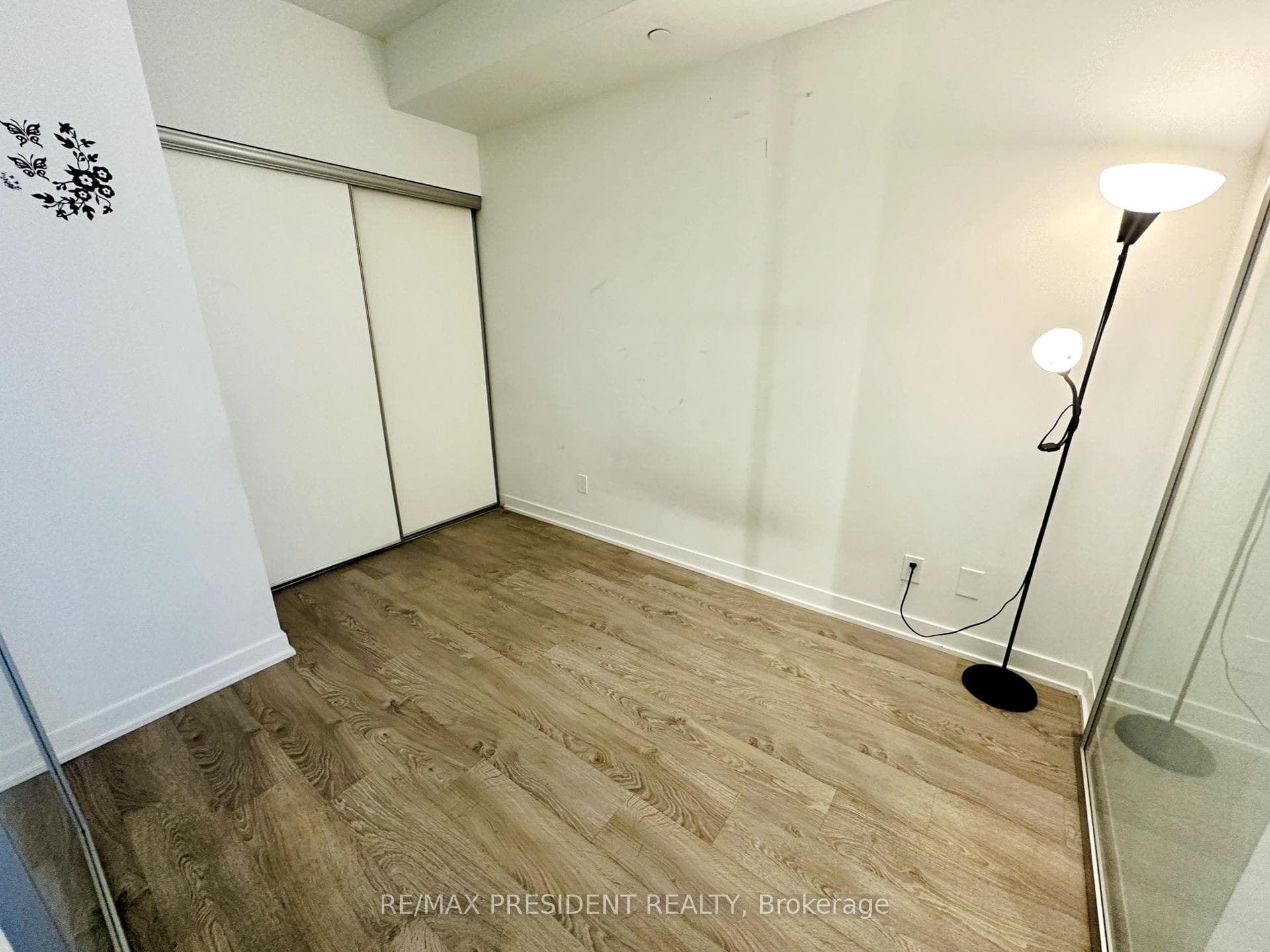 1926 lakeshore Boulevard Unit 2311 photo 9